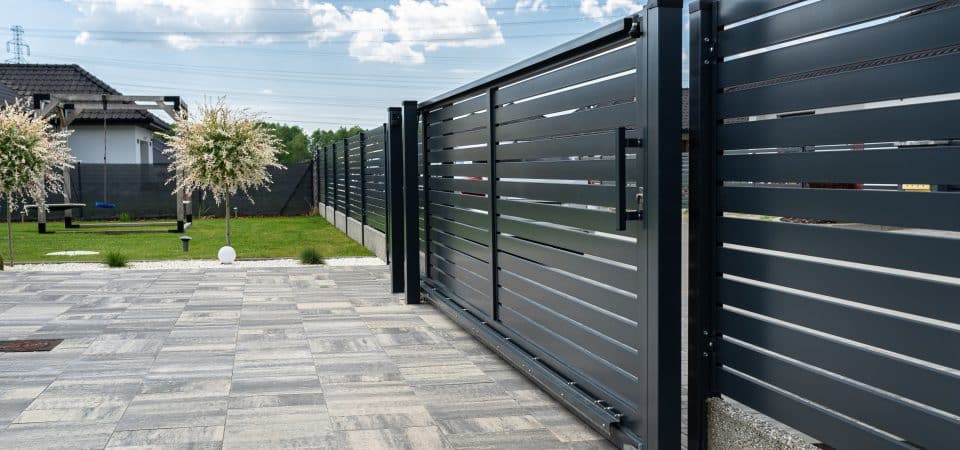 Automatiser son portail : le bon choix pour une maison plus sûre